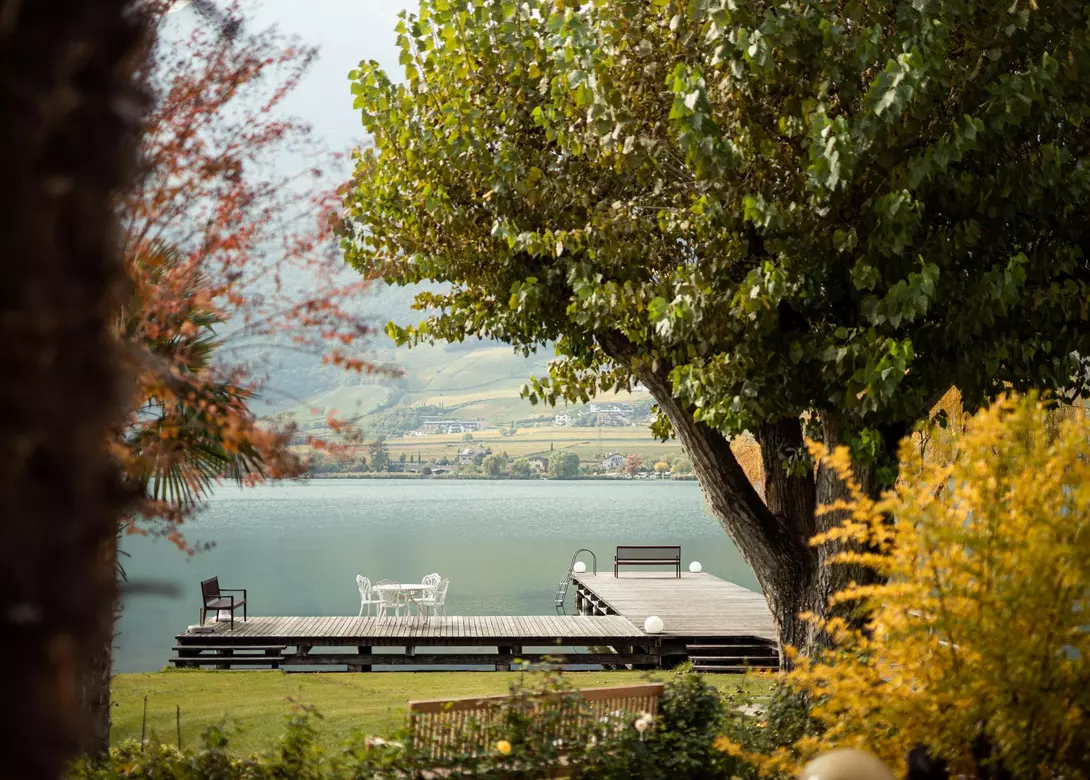 Autumn at the lake